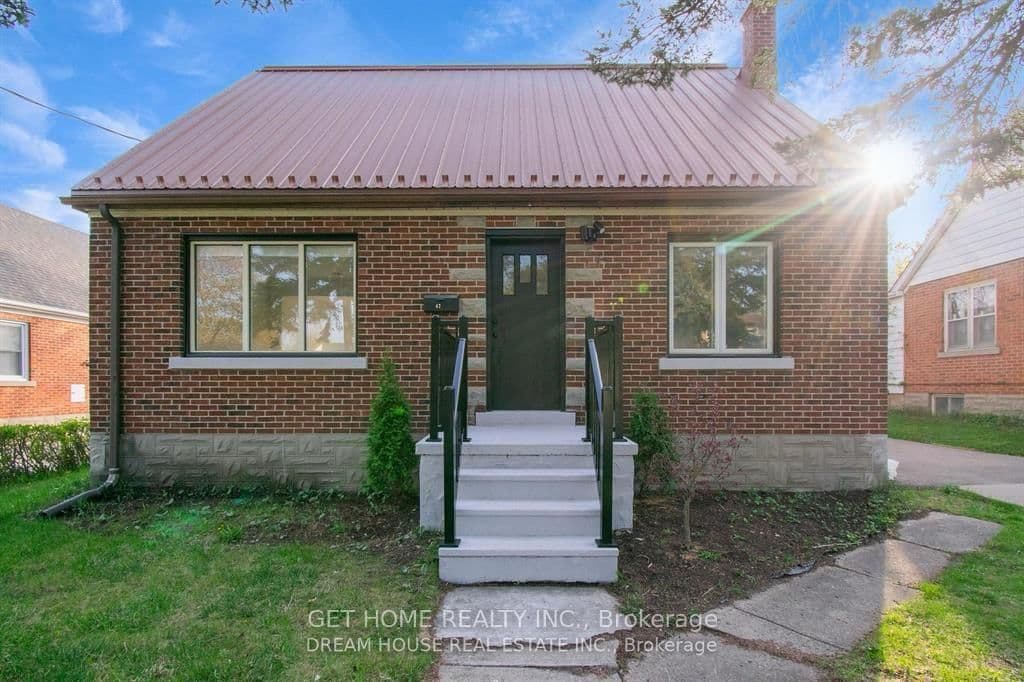 Ellis Crescent in Waterloo — photo 2