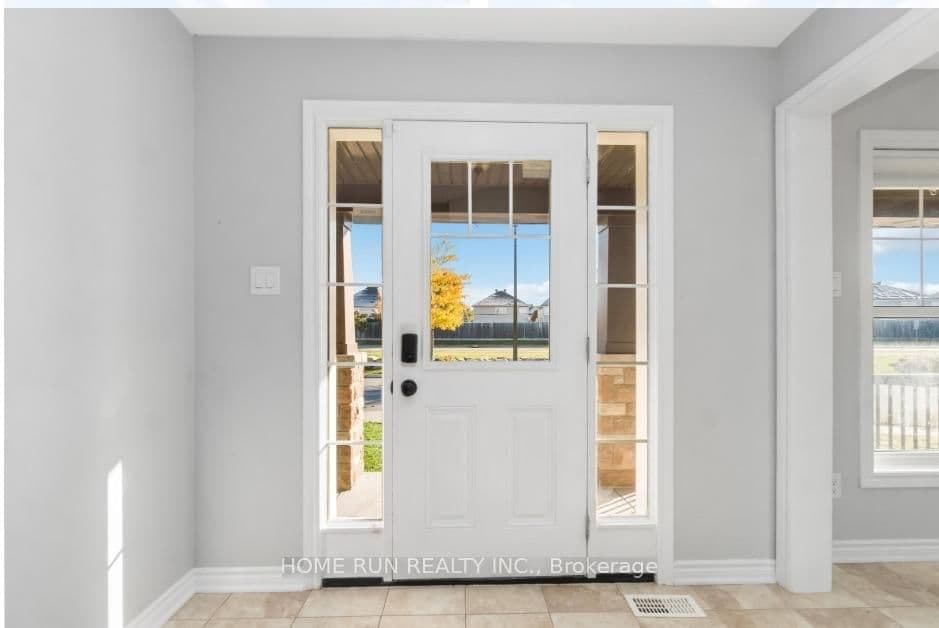 Switch Grass Crescent in Ottawa · Barrhaven - Half Moon Bay — photo 2