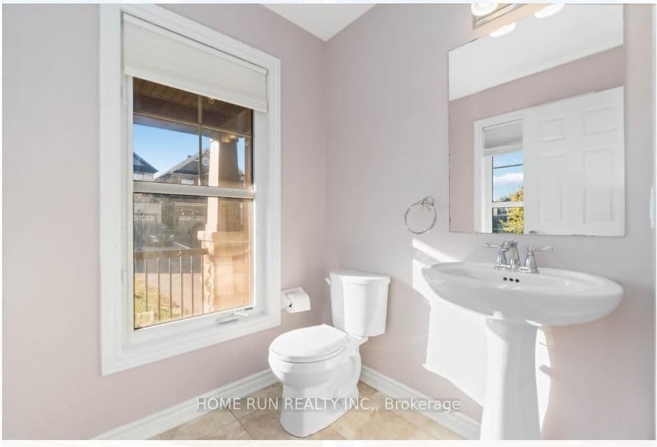 Switch Grass Crescent in Ottawa · Barrhaven - Half Moon Bay — photo 3