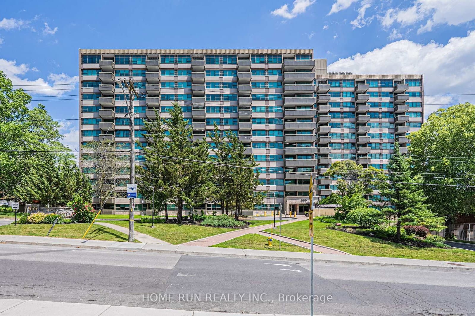 Photo of BRITTANY Drive in Ottawa · Viscount Alexander Park