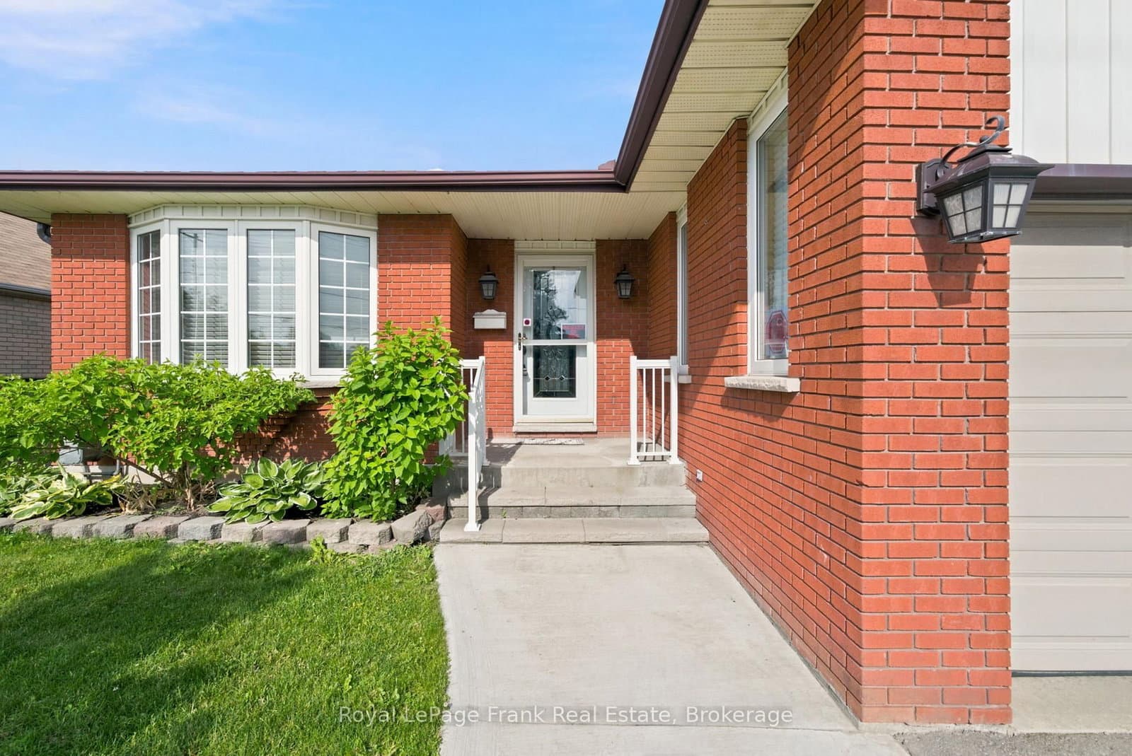 Angeline Street in Kawartha Lakes · Lindsay — photo 2