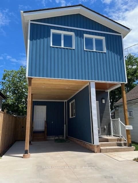 Albany Avenue in Hamilton · Homeside — photo 2