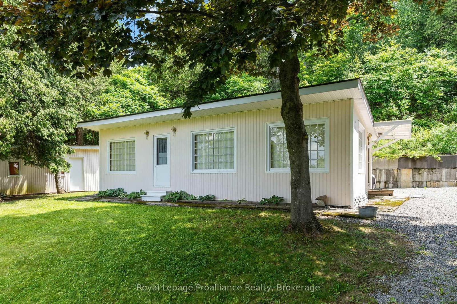 King Rd 325 Road in Hamilton Township · Rural Hamilton — photo 2
