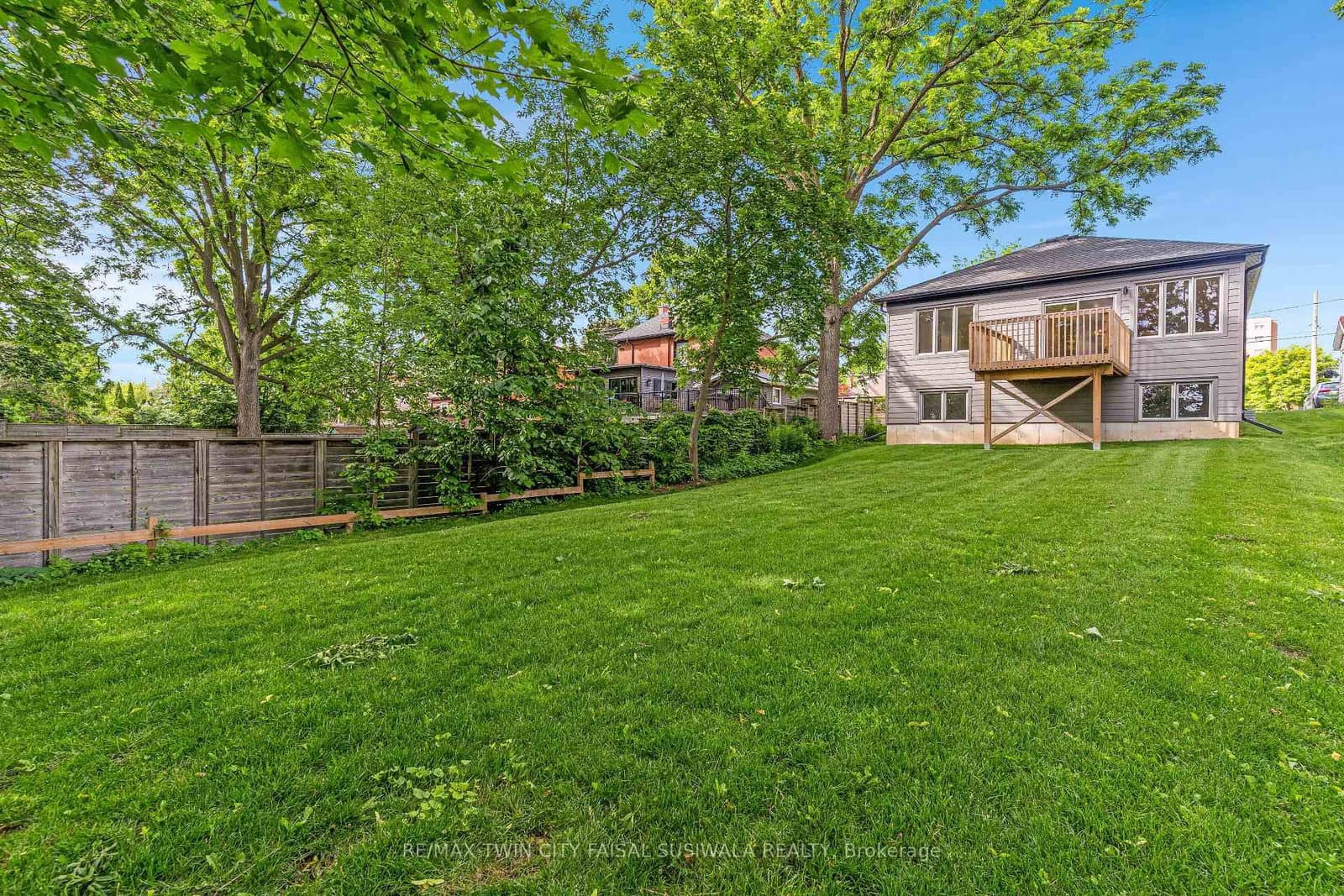 QUEENSTON Road in Cambridge — photo 3
