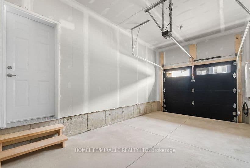 EVANS Street in Prince Edward County · Picton Ward — photo 2