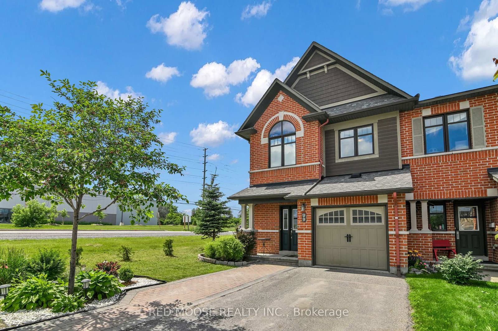 Calvington Avenue in Ottawa · Kanata - Kanata Lakes/Heritage Hills — photo 3