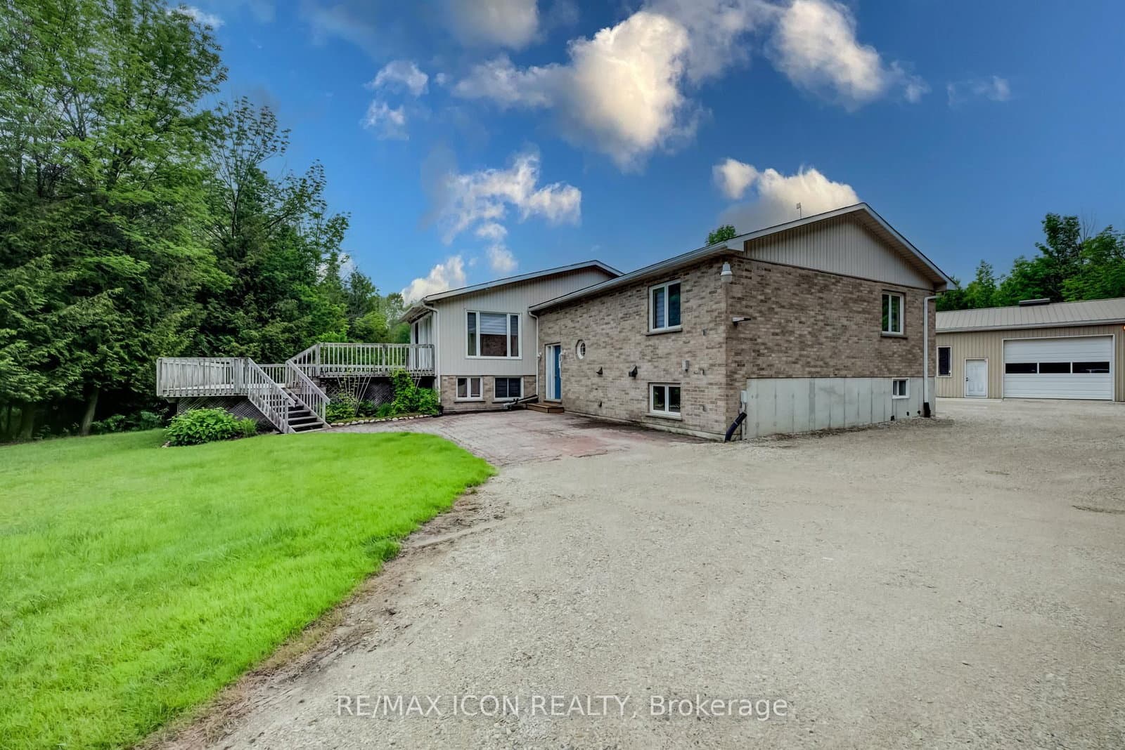8 Side Road in Wellington North · Rural Wellington North — photo 2