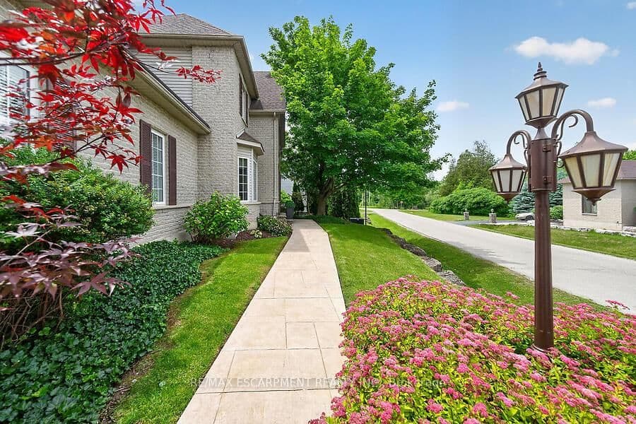 Valley Ridge Lane in Hamilton · Rural Flamborough — photo 3