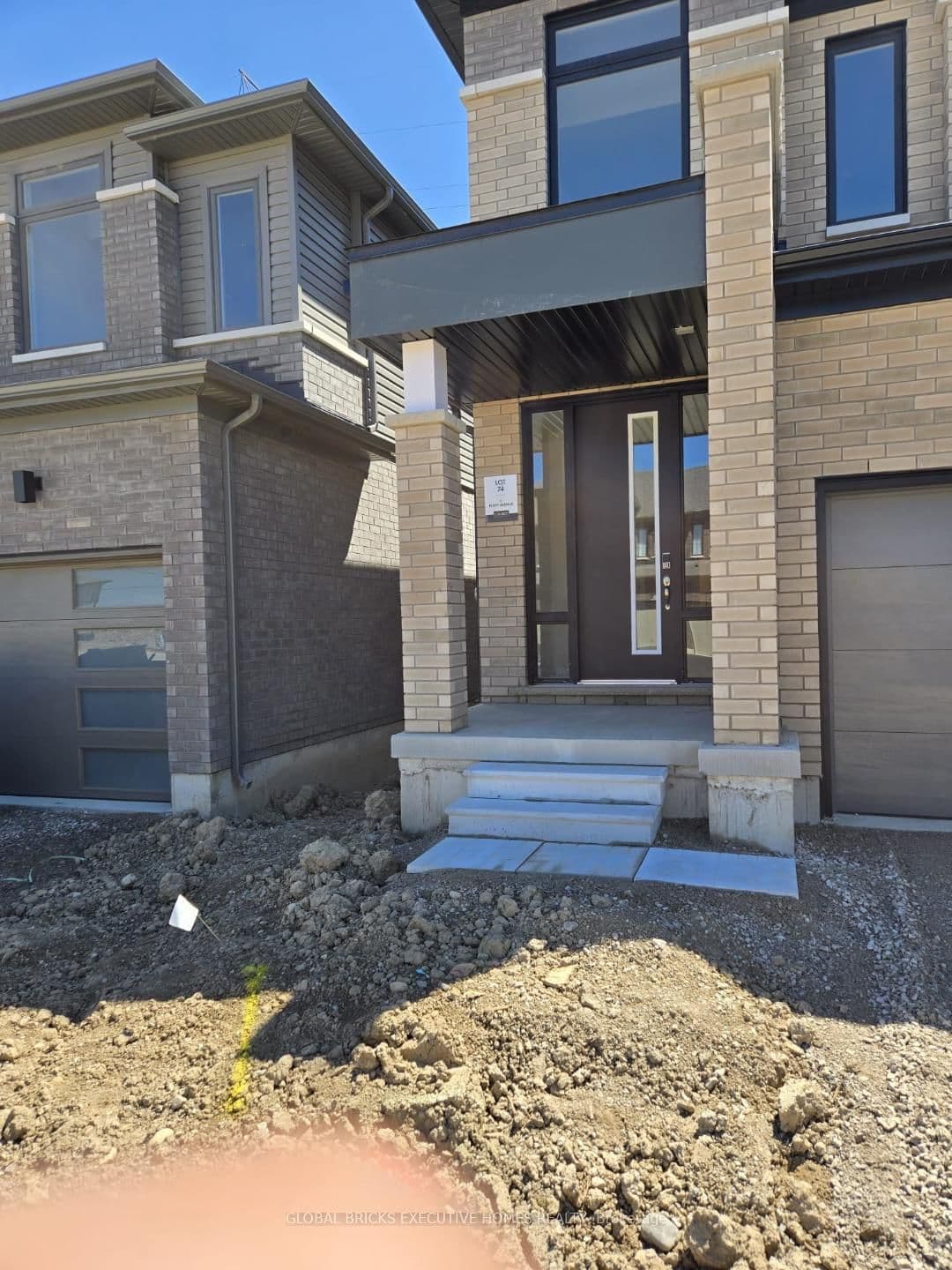 Poett Avenue in Stratford · Stratford — photo 3