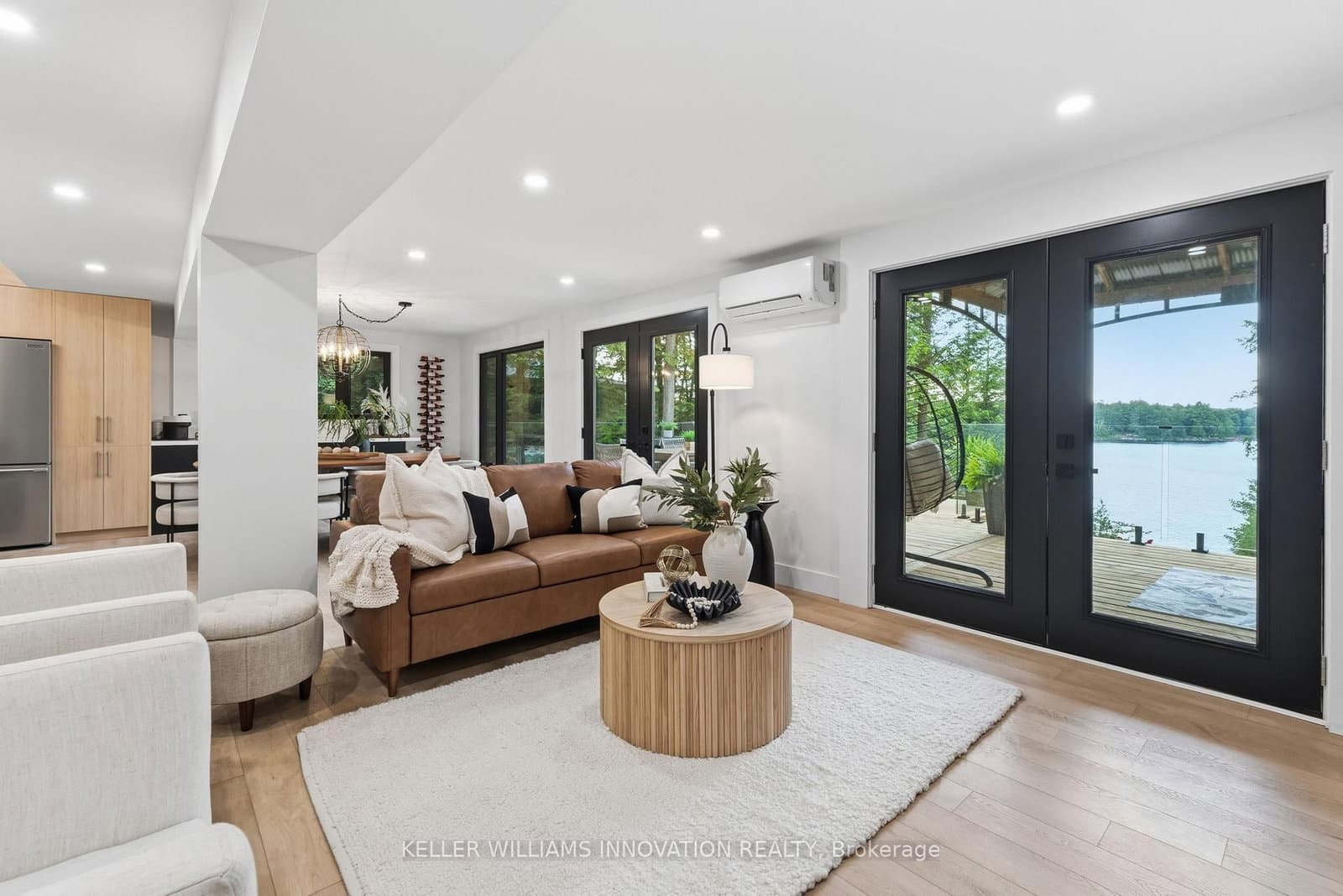 Dickie Lake Road in Lake of Bays · Mclean — photo 3