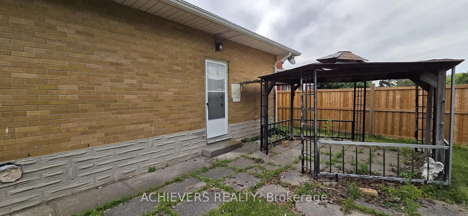 Sixth Avenue in Kitchener — photo 3