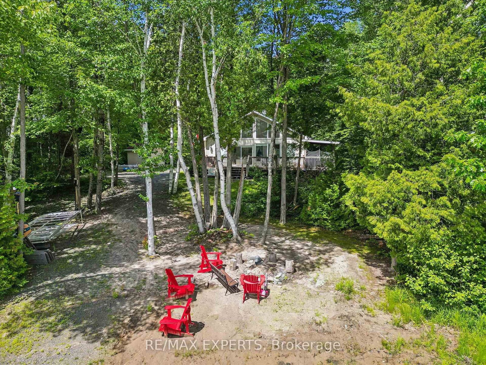 Mccabe Road in Lake of Bays · Mclean — photo 2