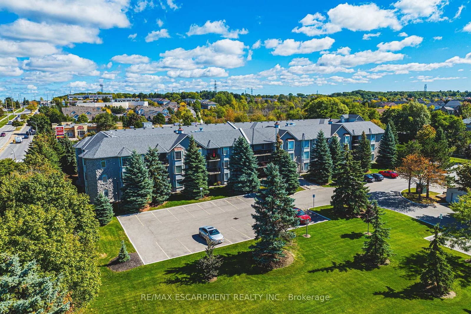 Golf Links Road in Hamilton · Meadowlands — photo 3