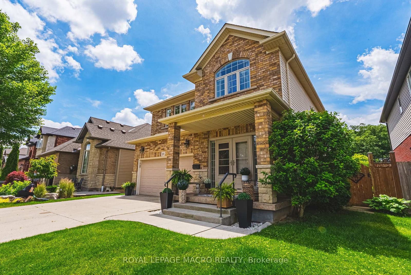 Degrow Crescent in Hamilton · Rural Glanbrook — photo 2