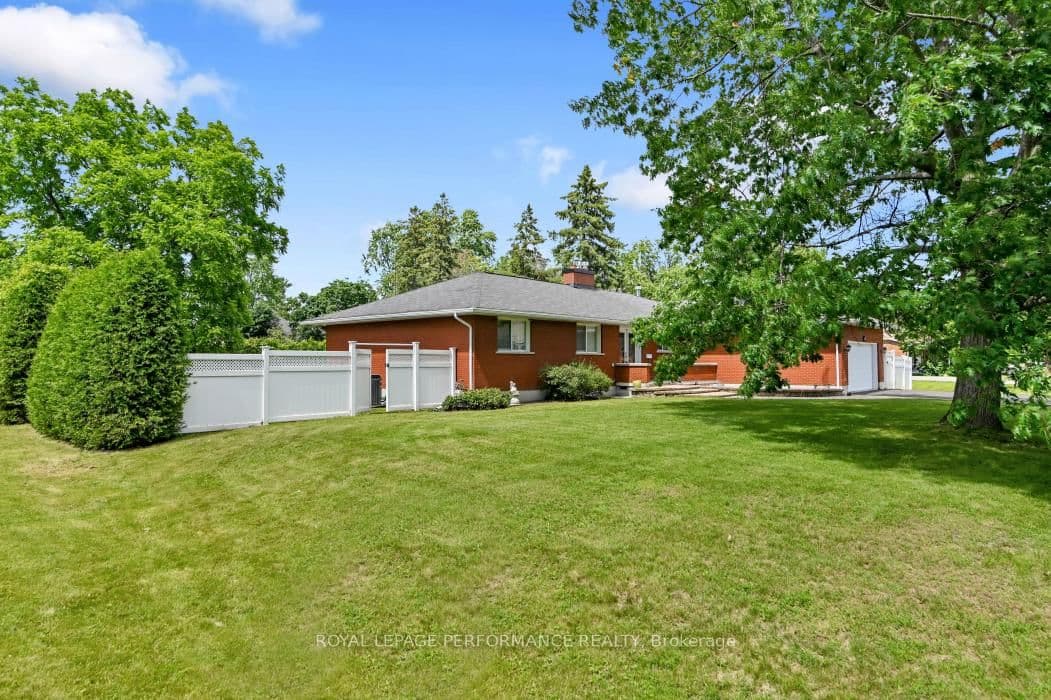 Elma Street in Ottawa · Blossom Park/Kemp Park/Findlay Creek — photo 3