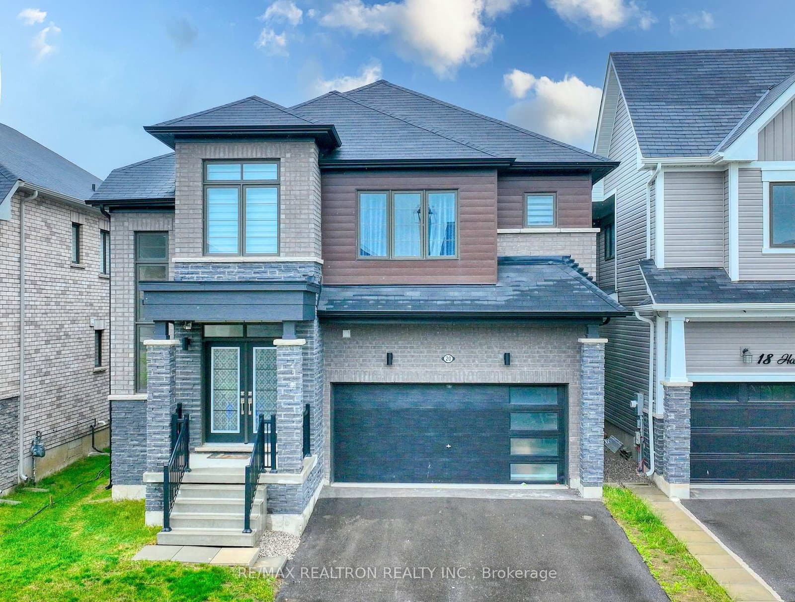 Photo of Hawick Crescent in Haldimand · Haldimand