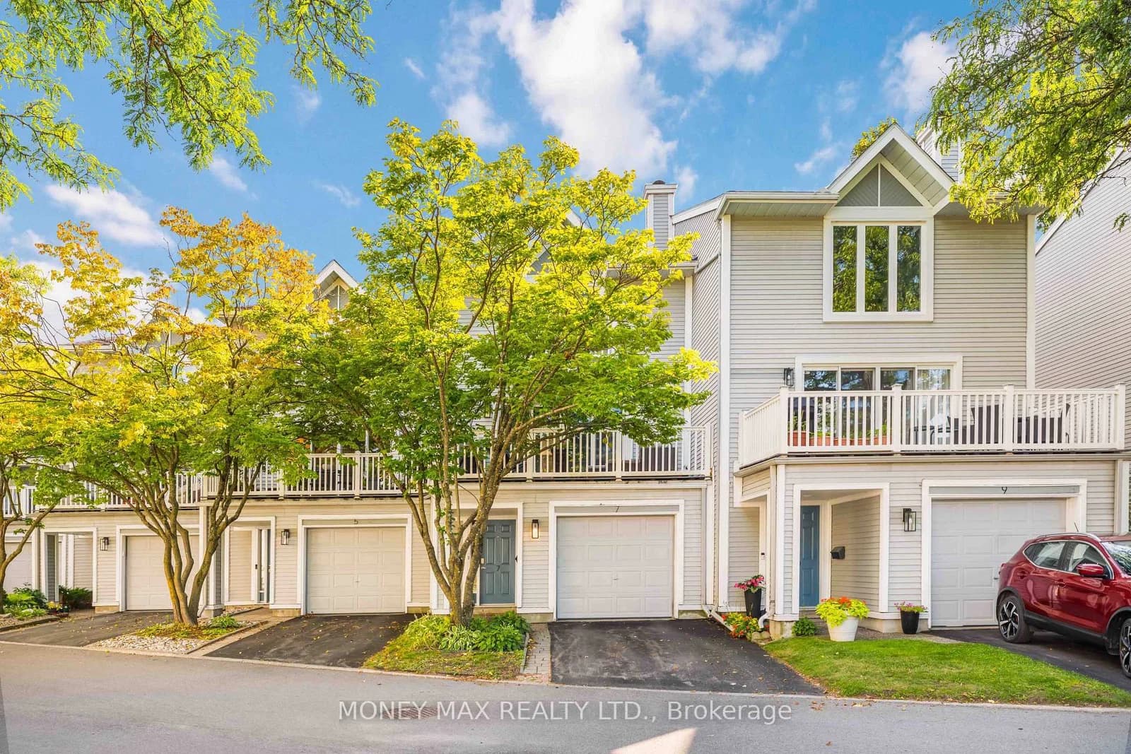 Photo of Forsyth Lane in Nepean · Crystal Beach