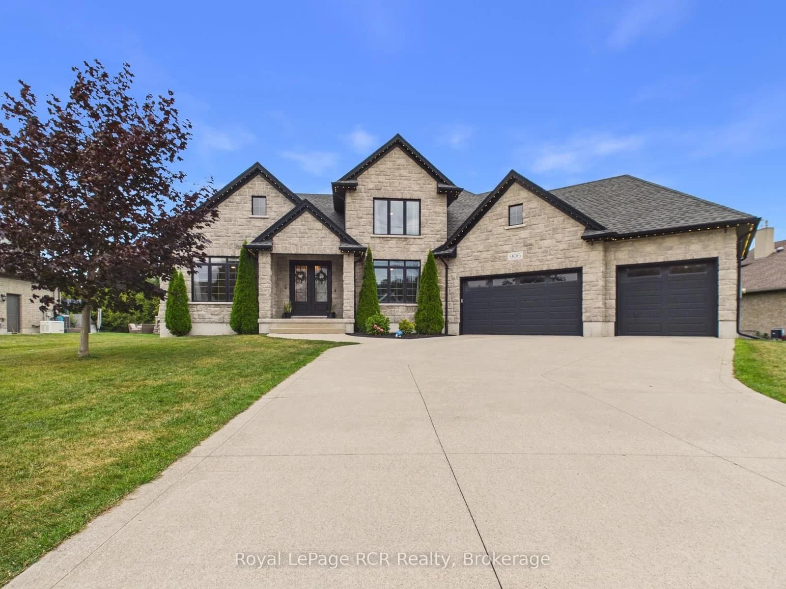 Parkplace Place in Huron-Kinloss · Huron-Kinloss — photo 2