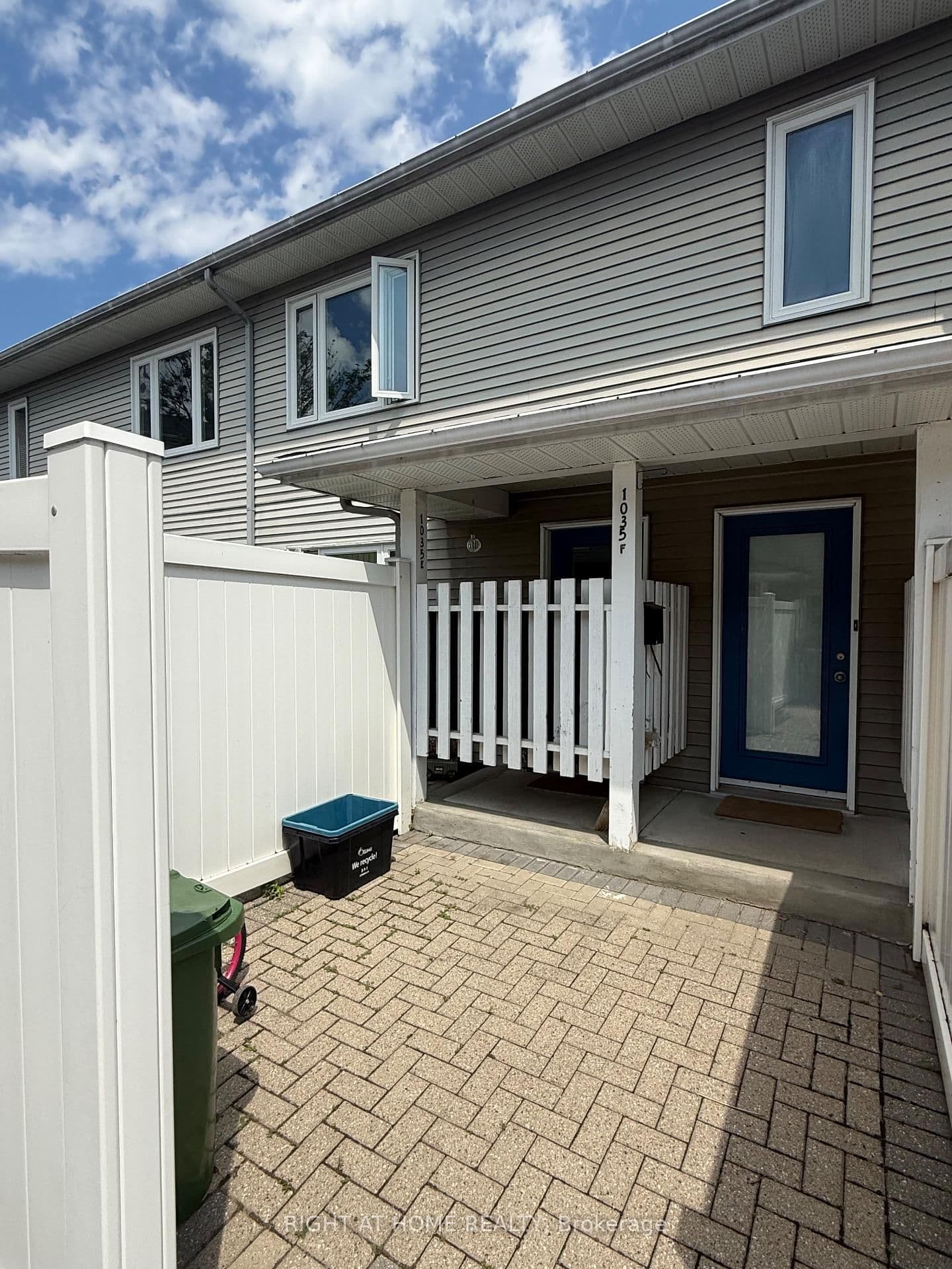 Cummings Avenue in Ottawa · Cyrville — photo 2