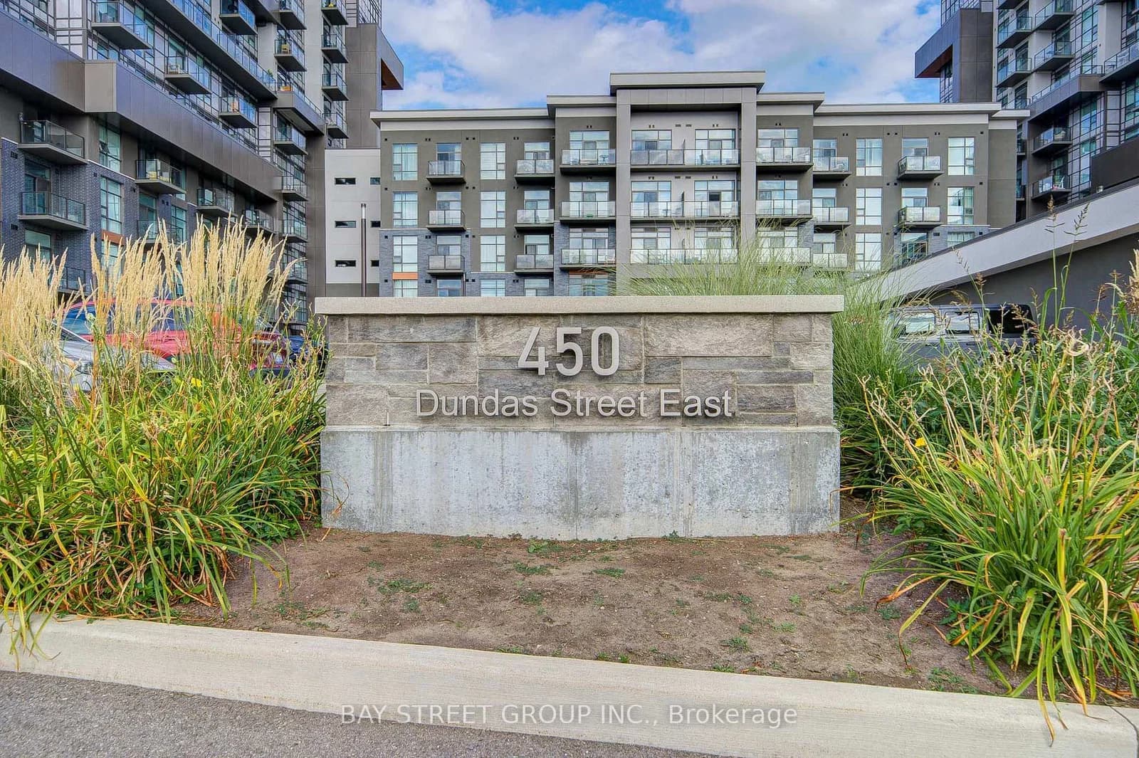 Dundas Street in Hamilton · Waterdown — photo 2