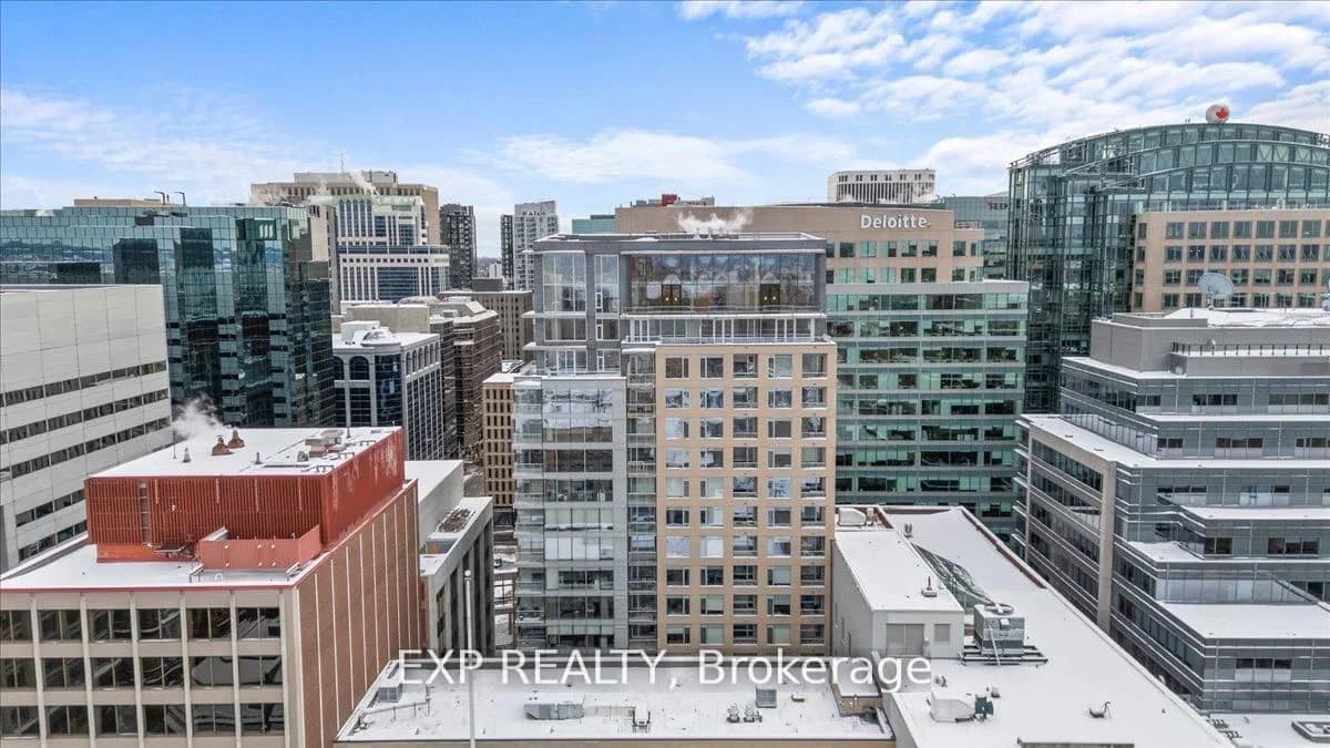Photo of Queen Street in Ottawa · Ottawa Centre