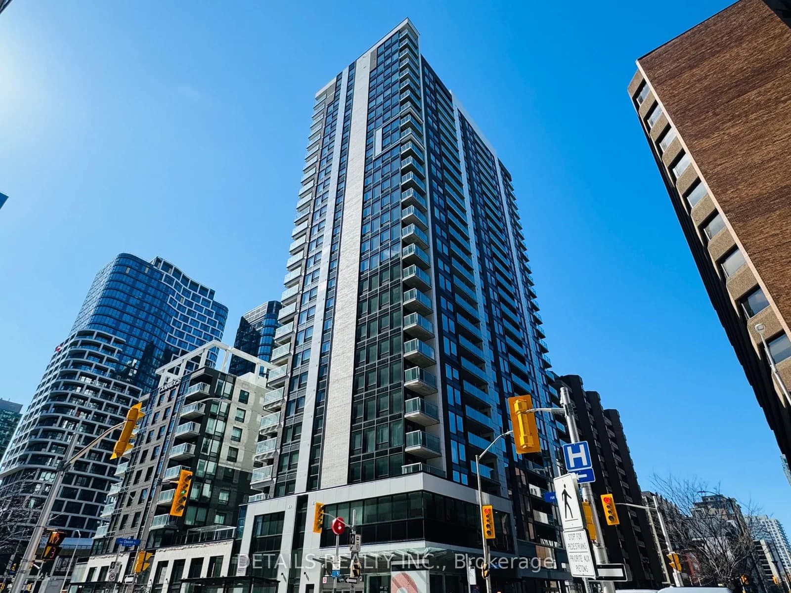 Photo of Queen Street in Ottawa · Ottawa Centre