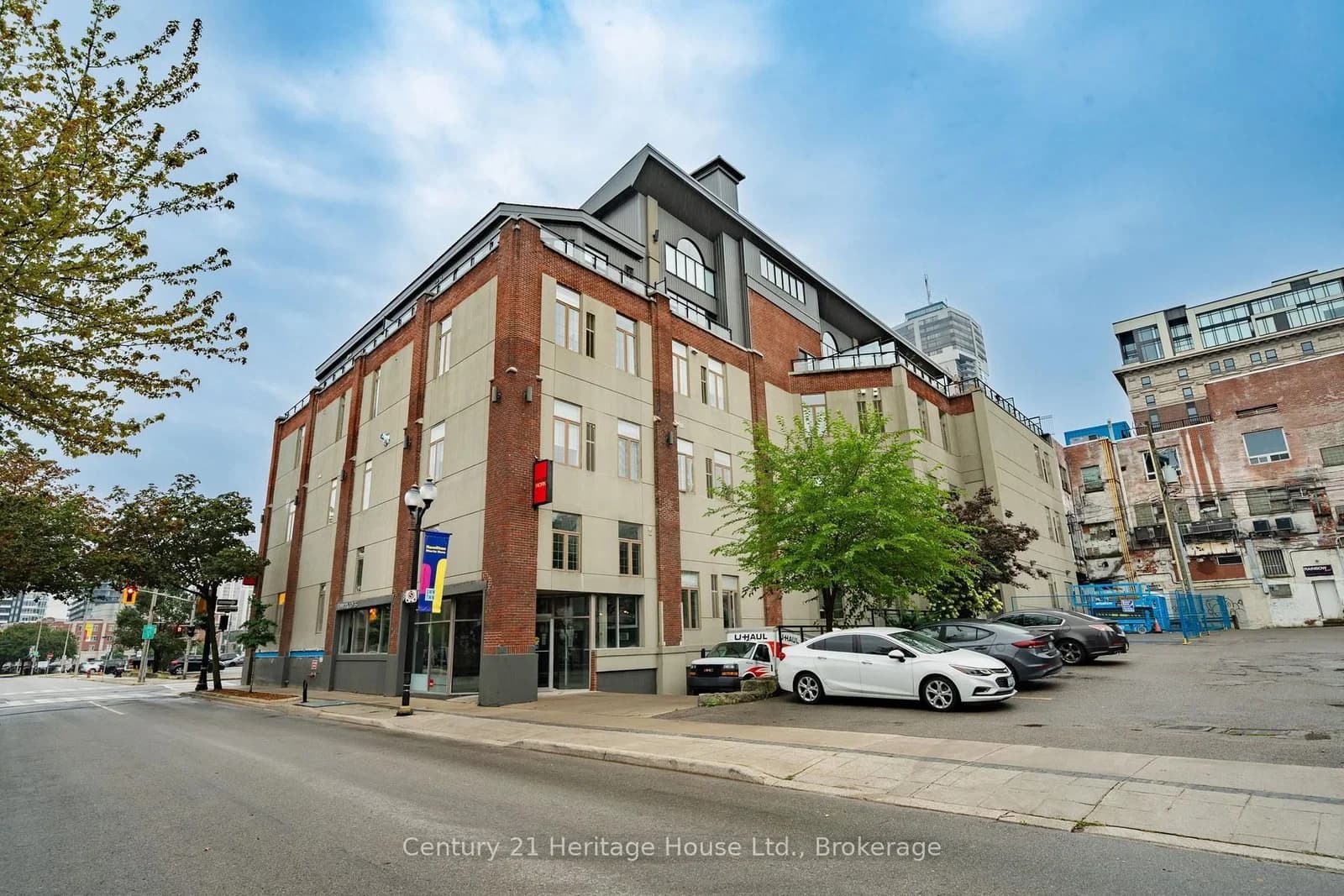 Photo of King William Street in Hamilton · Beasley