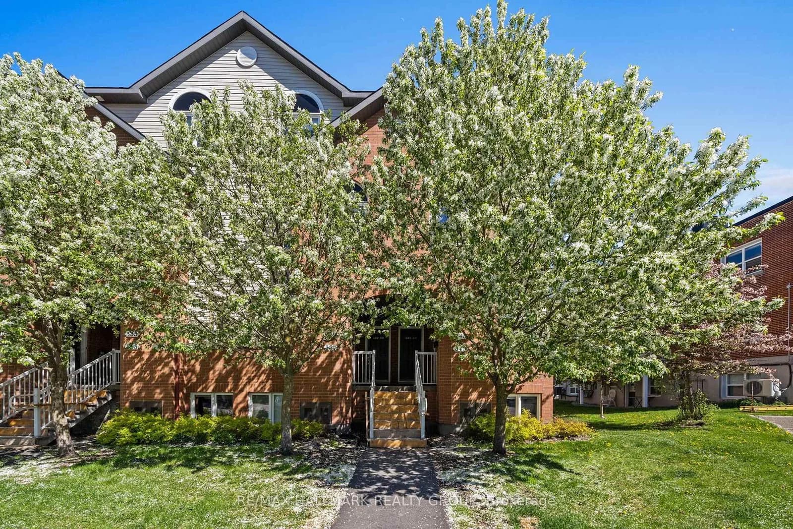Jardin Private in Ottawa · Manor Park