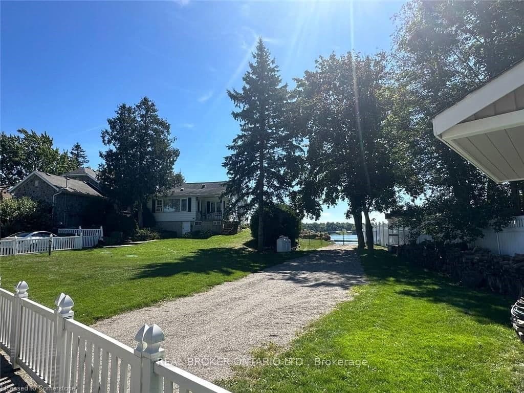 Lake Avenue in Puslinch · Puslinch Lake Settlement Areas — photo 3