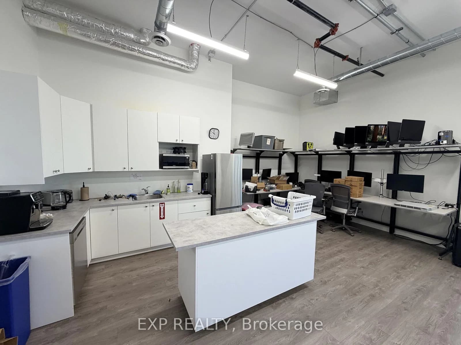 Denzil Doyle Court in Ottawa · Kanata - Emerald Meadows/Trailwest — photo 3