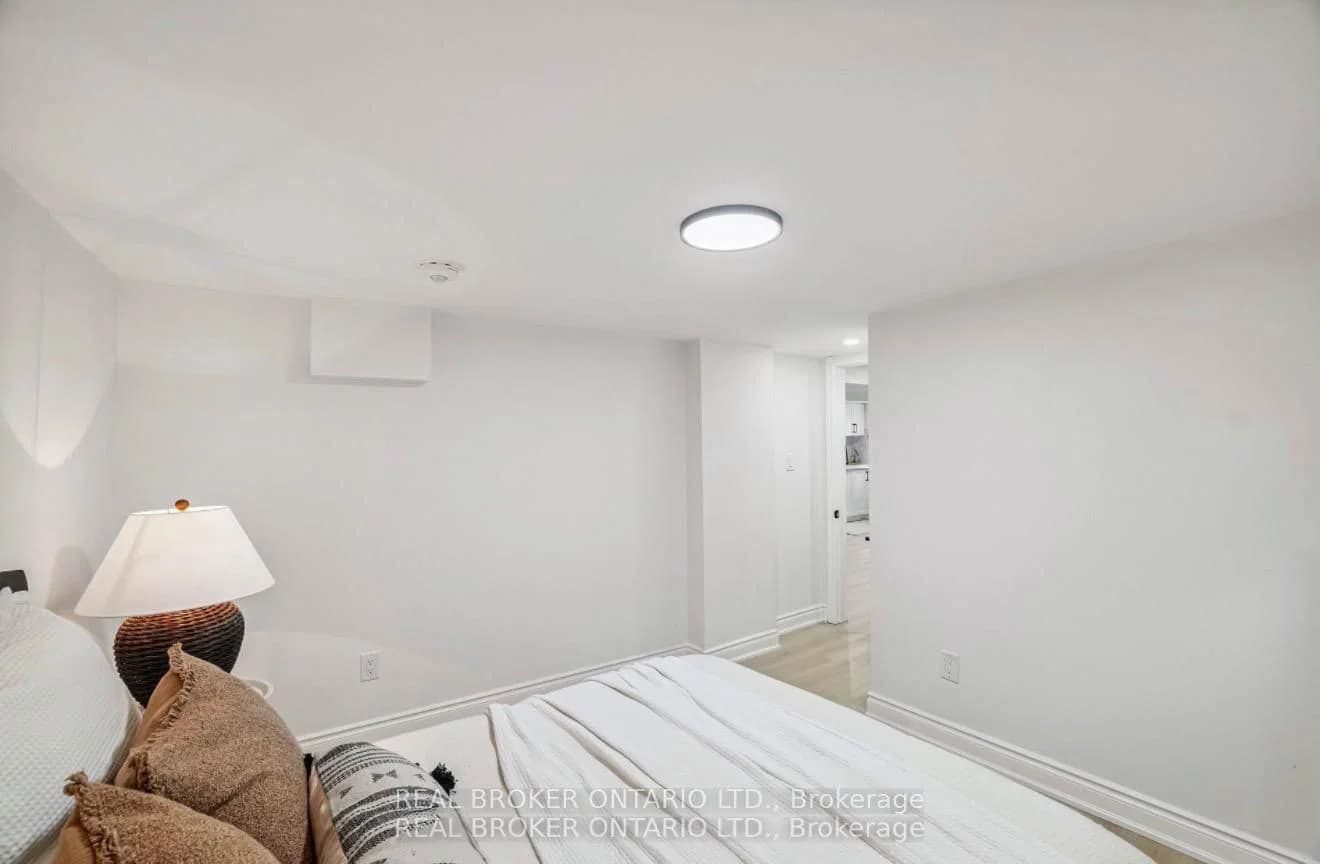 Holmesdale Avenue Level Unit in Hamilton · Glenview — photo 2