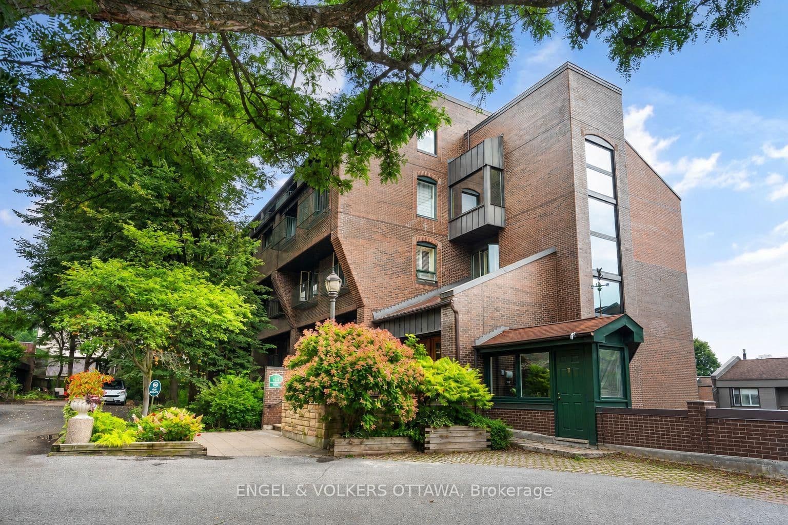 Photo of Springfield Road in Ottawa · Lindenlea