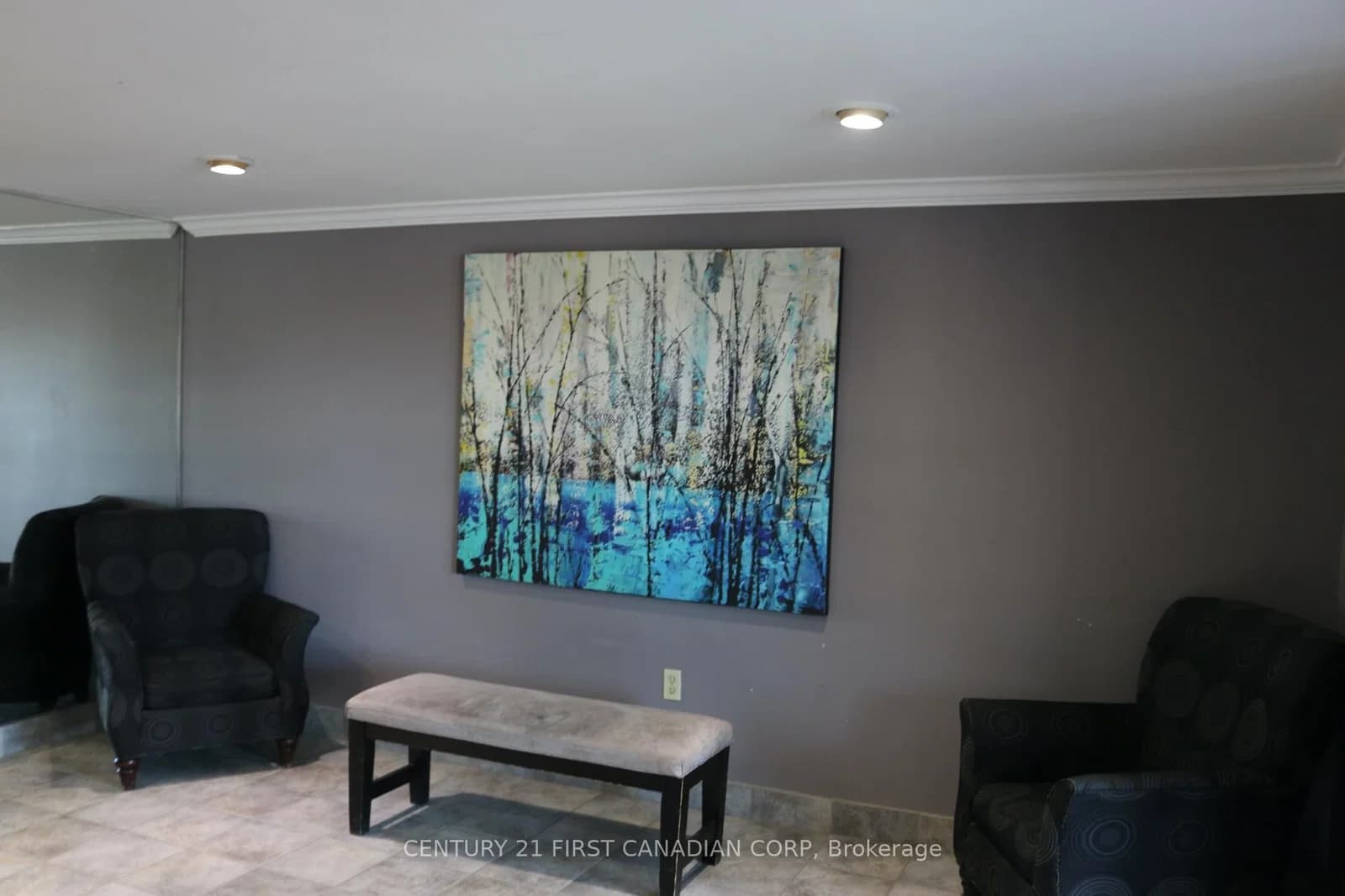 Grenfell Drive in London North · North C — photo 3