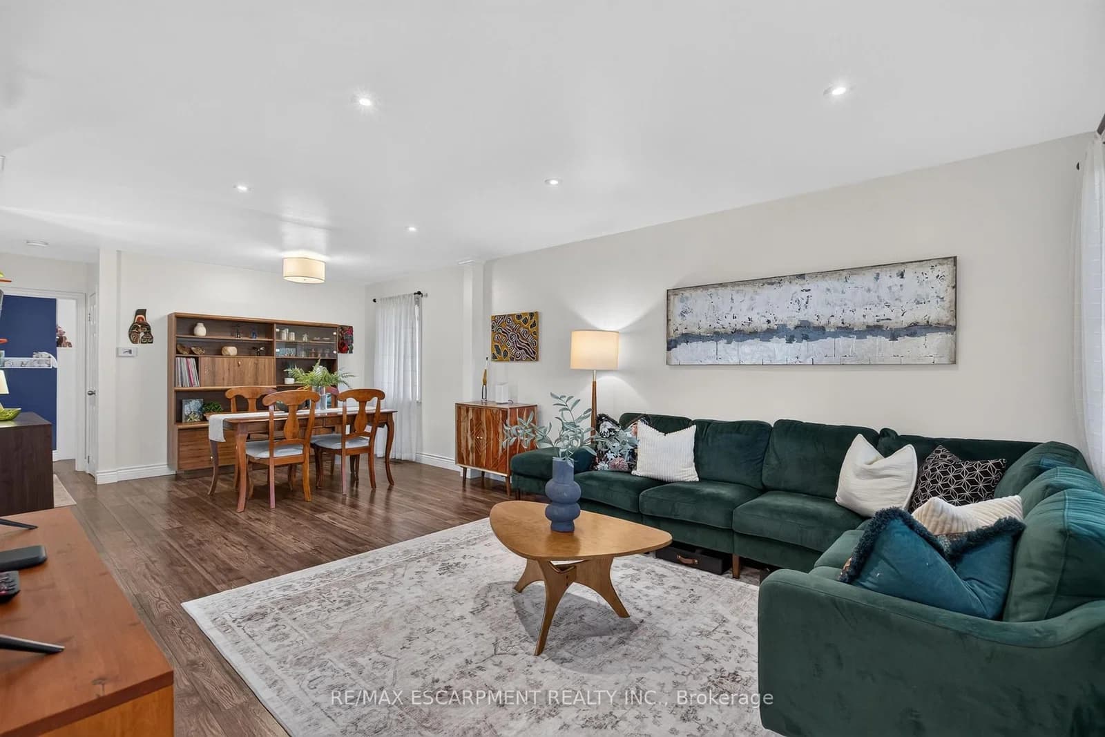 Castlefield Drive in Hamilton · Hampton Heights — photo 3