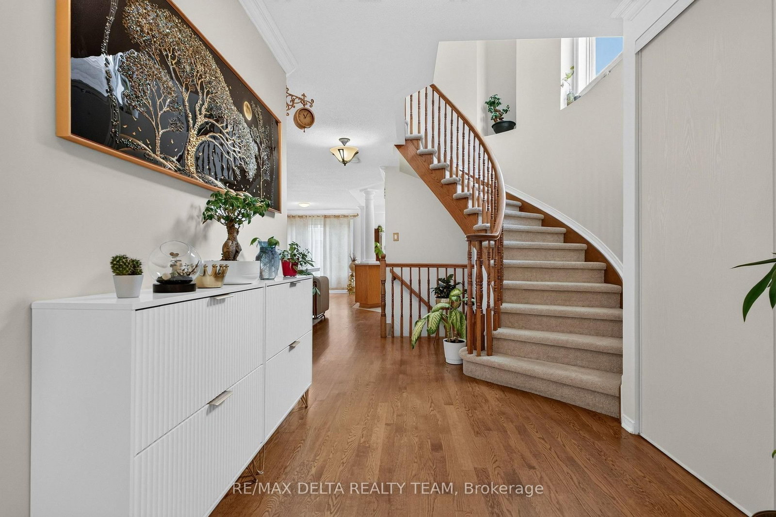 Flowertree Crescent in Ottawa · Kanata - Emerald Meadows/Trailwest — photo 2