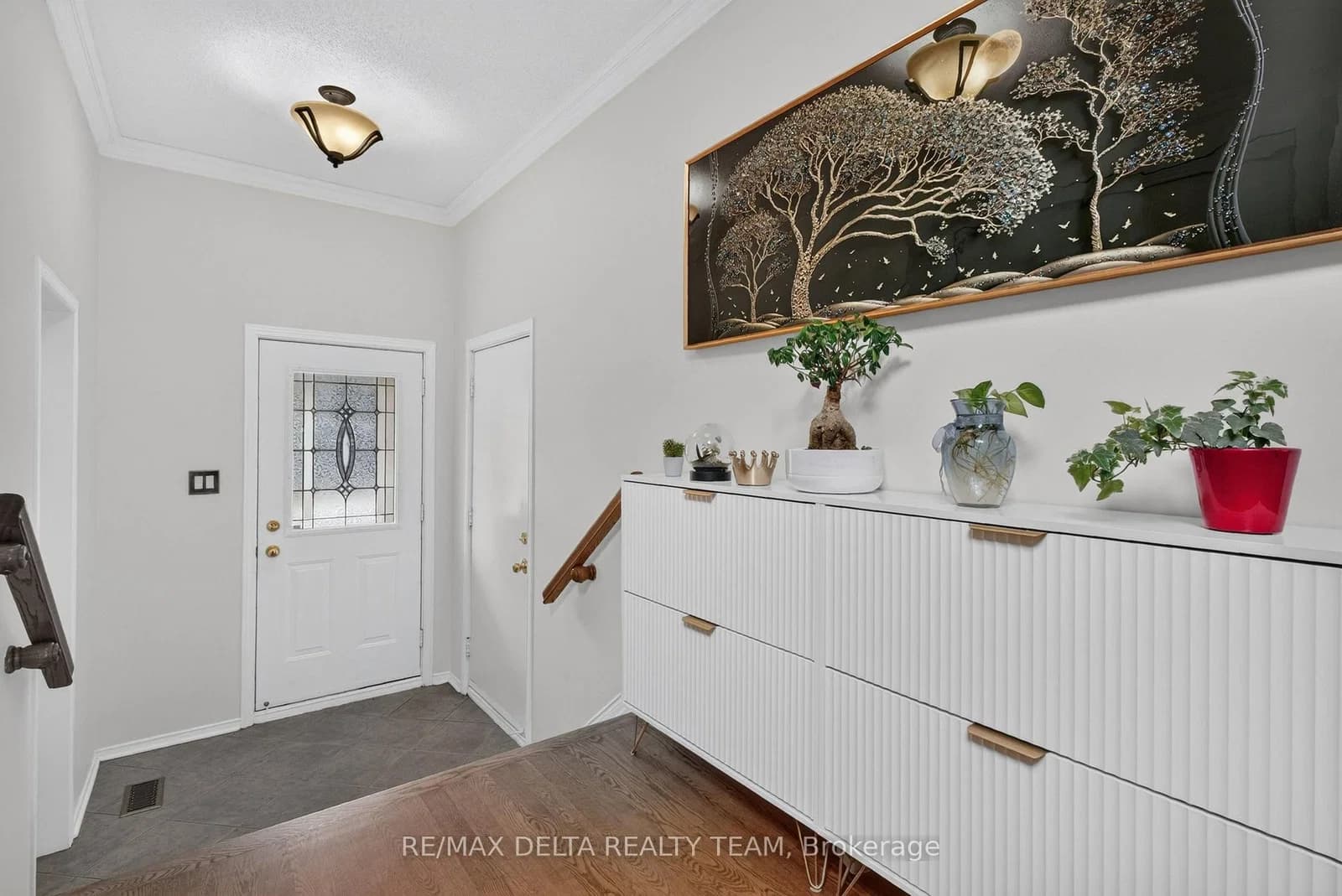 Flowertree Crescent in Ottawa · Kanata - Emerald Meadows/Trailwest — photo 3