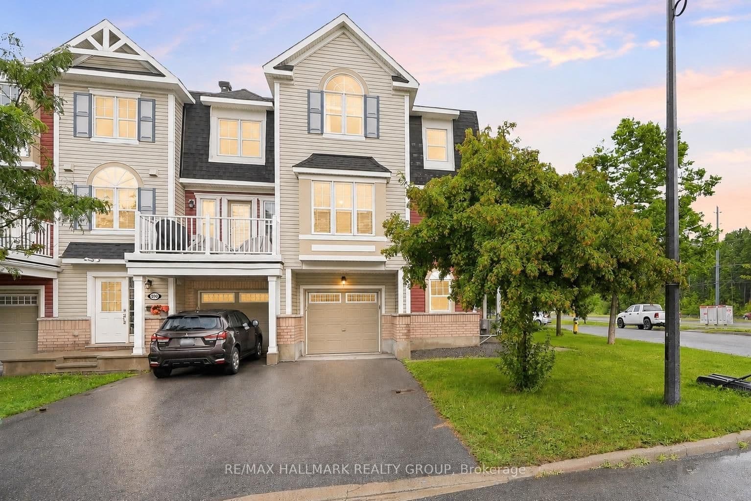 Photo of Foxlight Circle in Ottawa · Kanata - Emerald Meadows/Trailwest