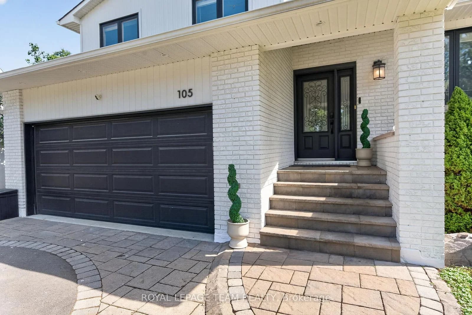 Brae Crescent in Ottawa · Stittsville (South) — photo 3