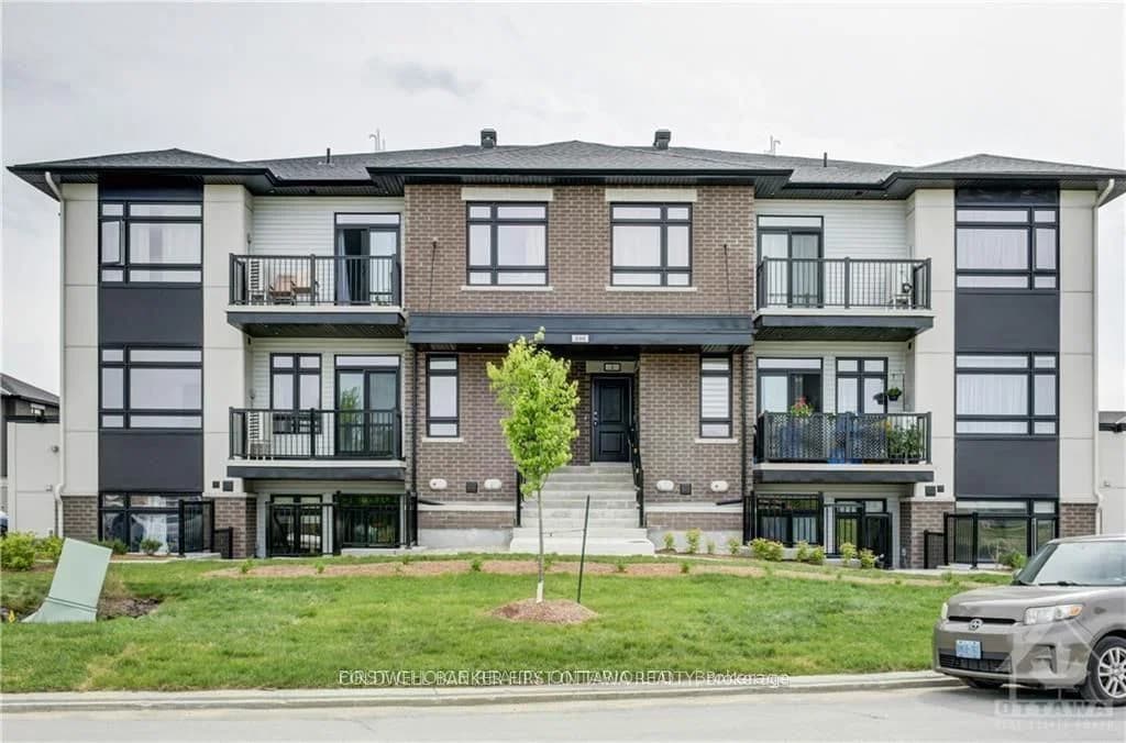 Photo of TULUM Crescent in Ottawa · Kanata - Emerald Meadows/Trailwest