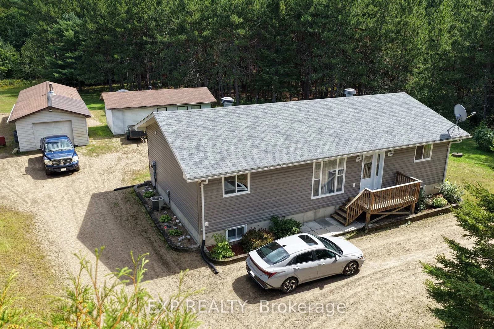 Cybulski Road in Barry's Bay · Madawaska Valley — photo 2