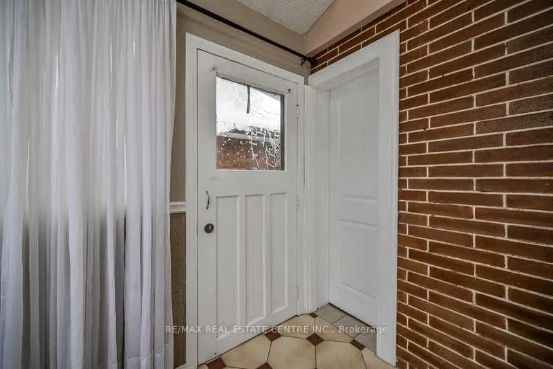 Aldridge Street Lvl in Hamilton · Yeoville — photo 2