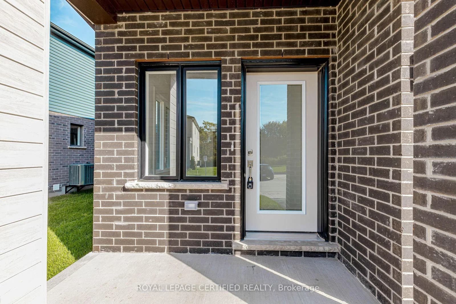 Oak Forest Common Crescent in Cambridge — photo 3