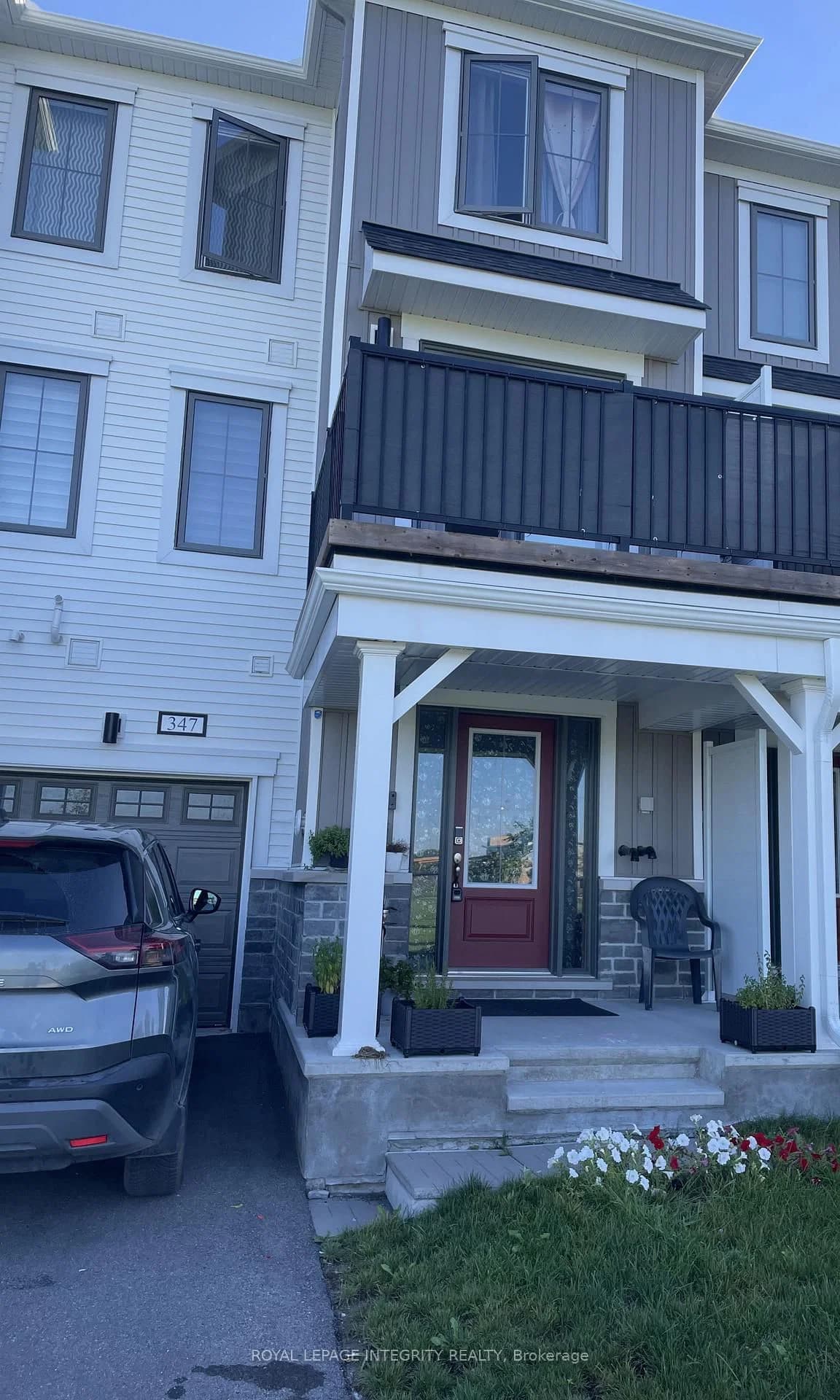 Photo of Parallax Private in Ottawa · Barrhaven - Half Moon Bay