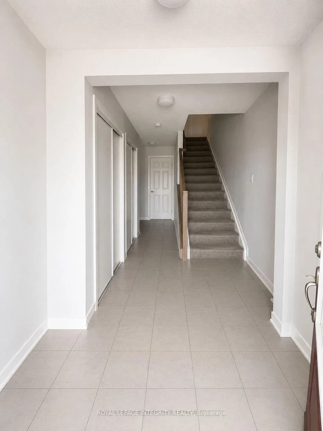 Parallax Private in Ottawa · Barrhaven - Half Moon Bay — photo 2