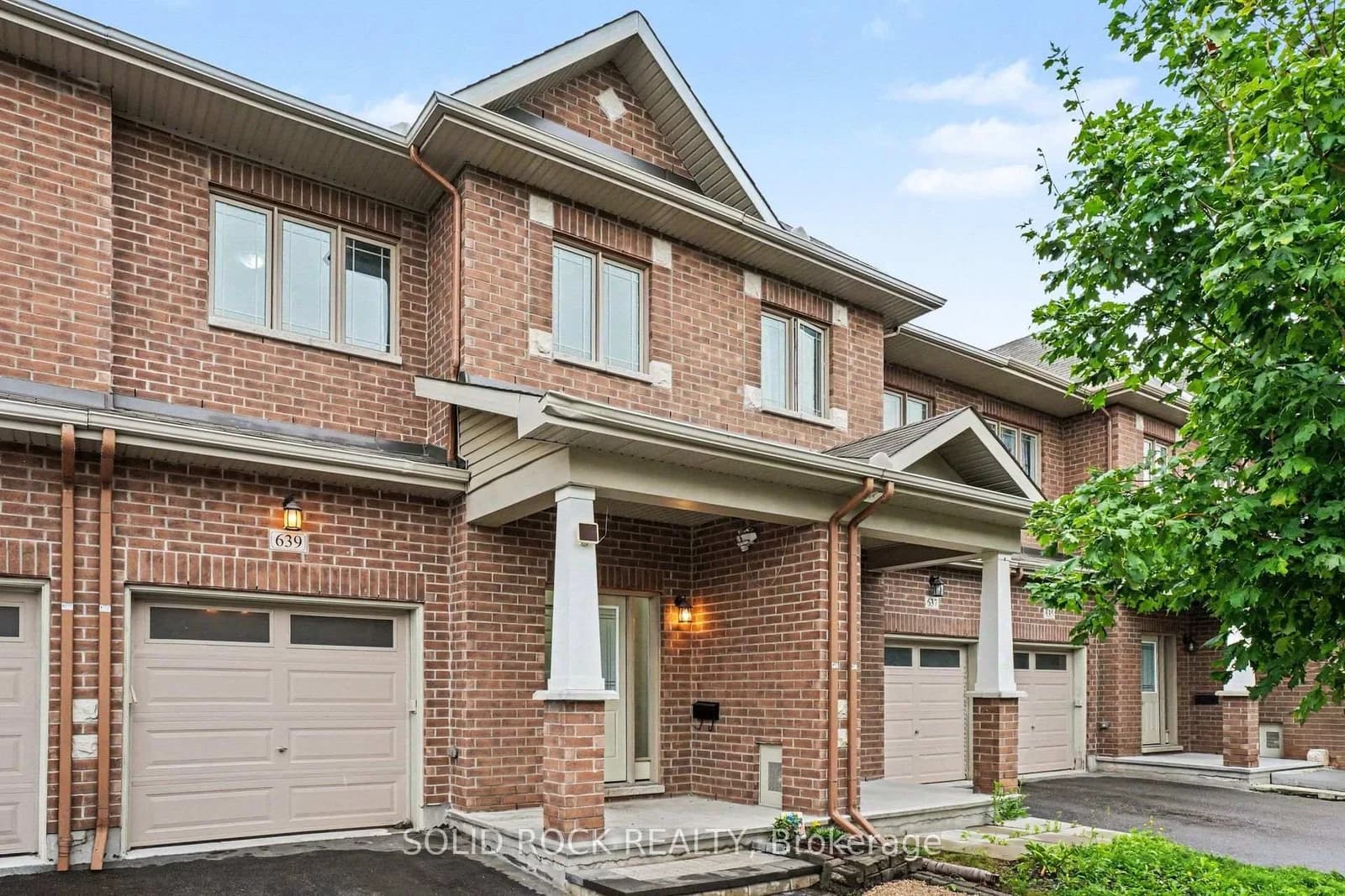 Photo of Via Campanale Avenue in Ottawa · Barrhaven - Longfields