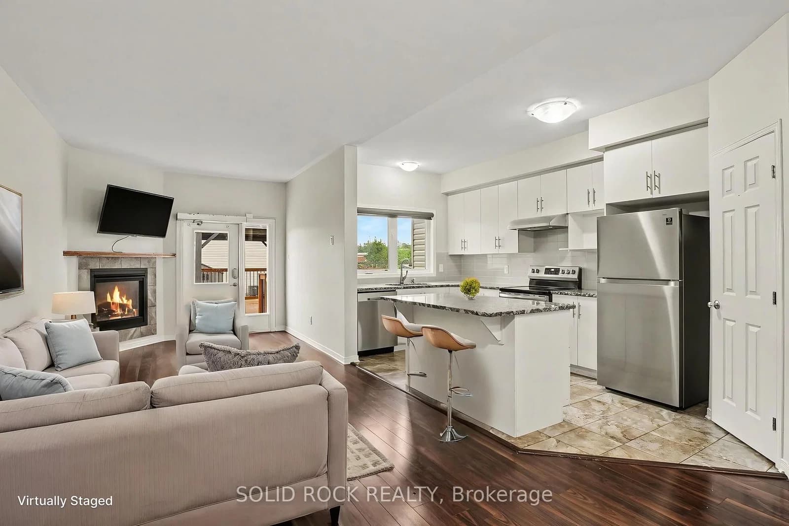 Via Campanale Avenue in Ottawa · Barrhaven - Longfields — photo 3