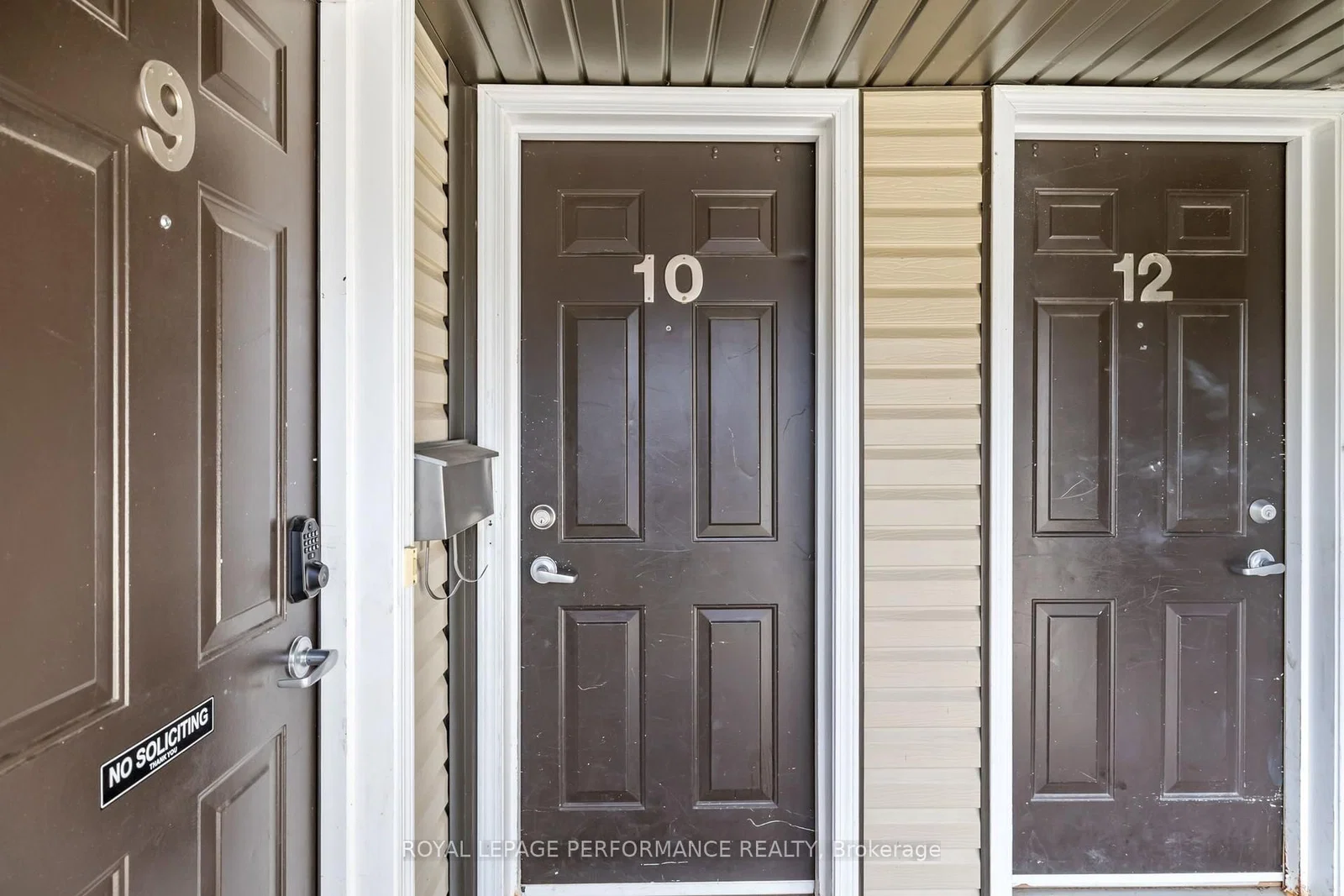 Marble Crescent in Clarence-Rockland · Town of Rockland — photo 2