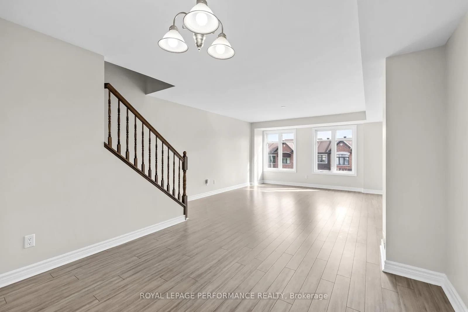 Marble Crescent in Clarence-Rockland · Town of Rockland — photo 3