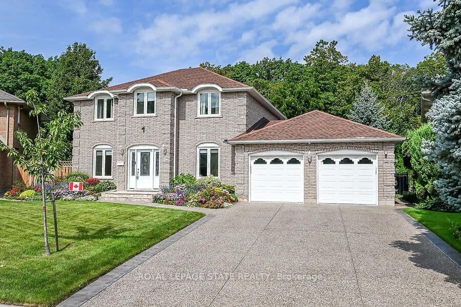 Photo of Maple Drive in Hamilton · Stoney Creek