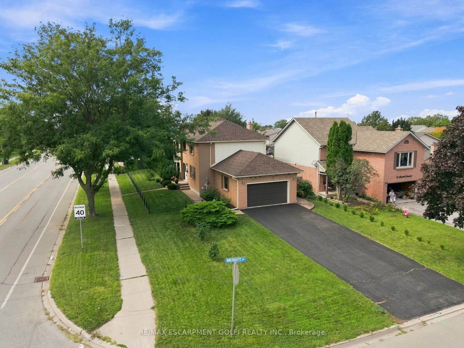 Livingston Avenue in Grimsby · Grimsby West — photo 2